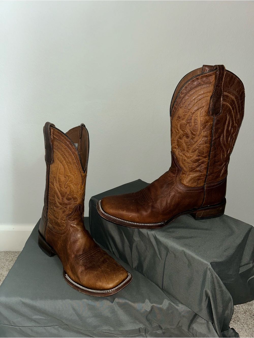 Circle G Men’s Brown  Didtressed Leather Western Cowboy Boots Sz 11 Buckle